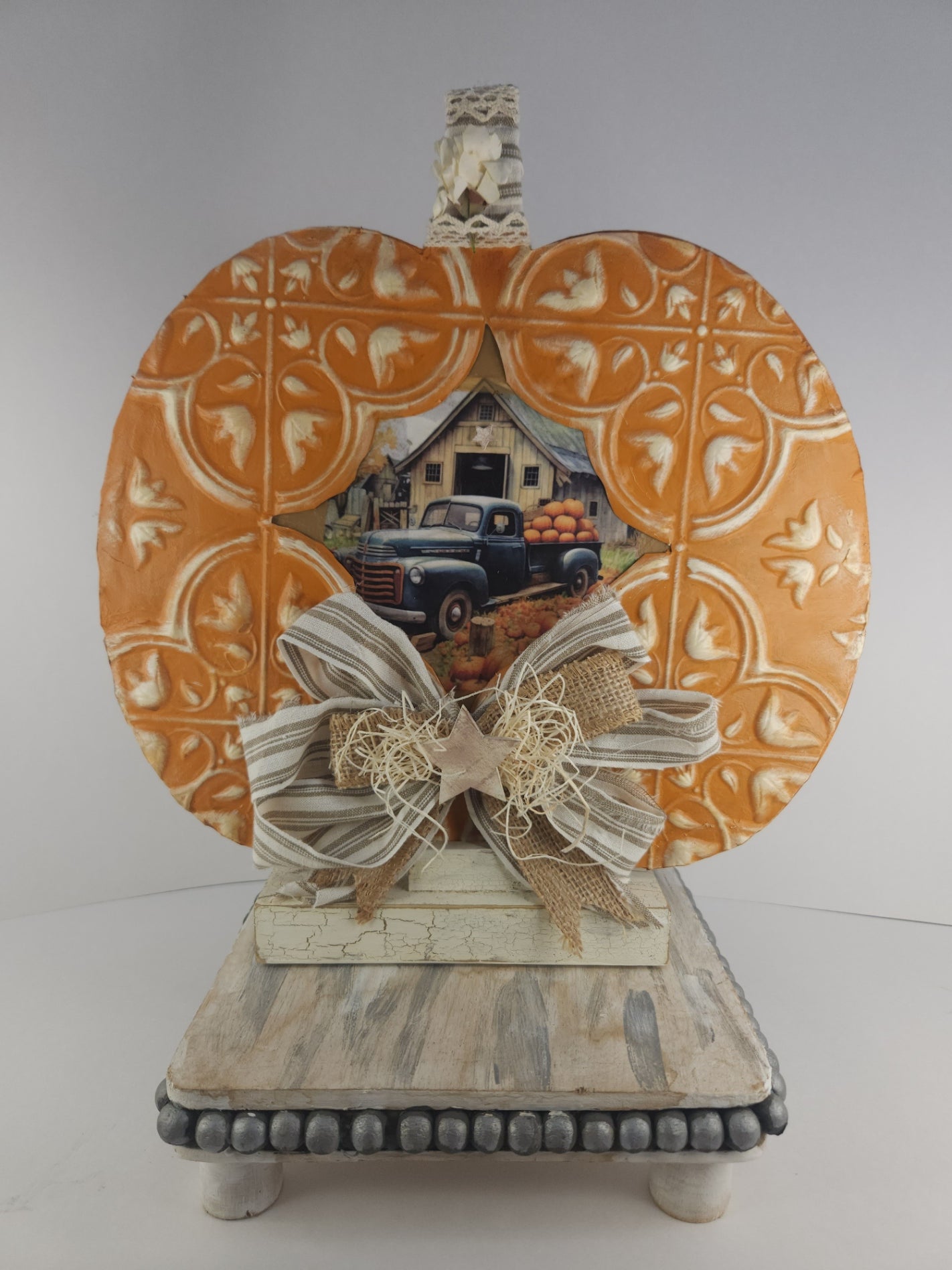 Farm Style Pumpkins Shelf Sitter
